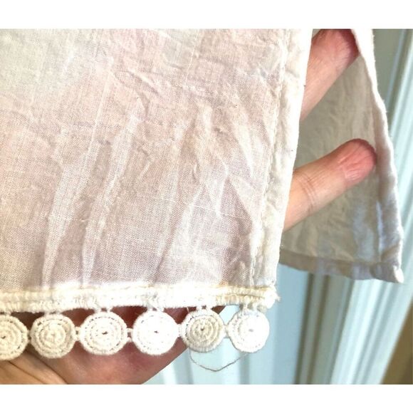 East 5Th - L Sz L Notched Neck 3/4 Sleeve White Embroidered Semi-Sheer Top. EUC - Picture 6 of 11